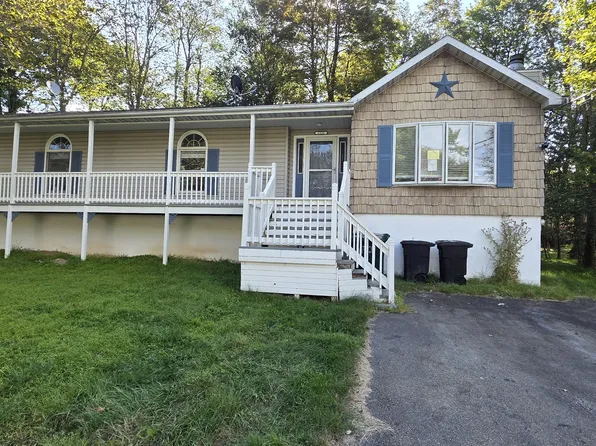 4714 Norwood Ln, Tobyhanna, PA 18466