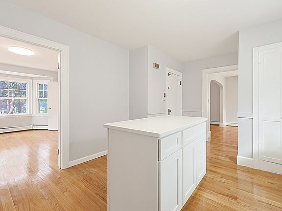 5th image of 234 York St