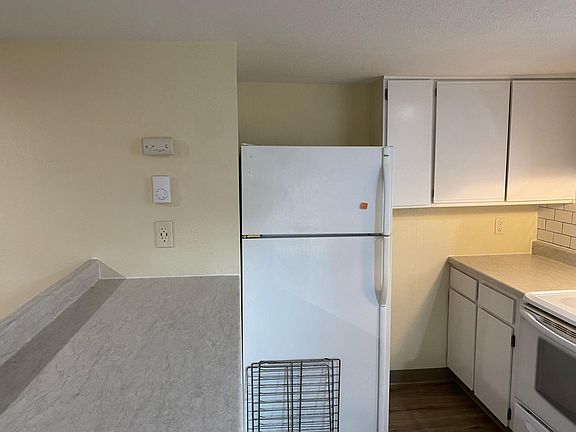 5th image of 2926 NE Riverside Ave