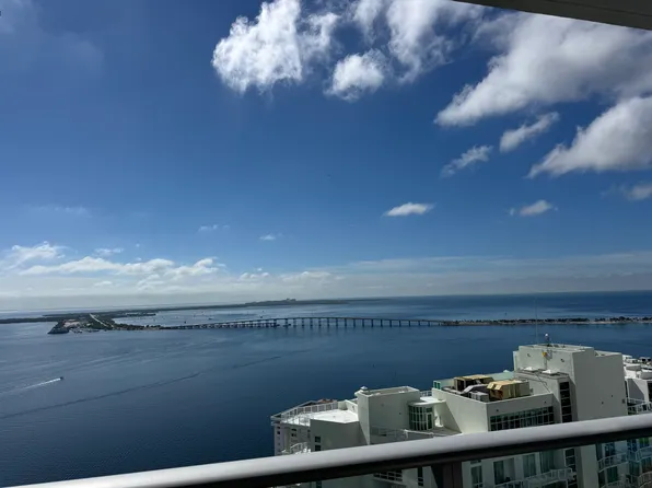1300 Brickell Bay Dr, Miami, FL