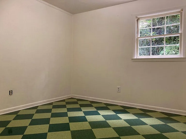 503 N. Greensboro — Photo 8