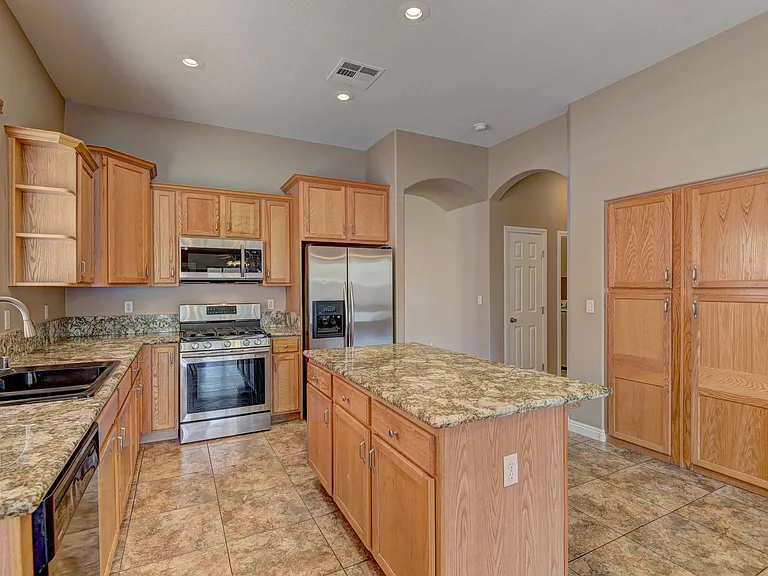 10876 Scamadella St — Photo 6