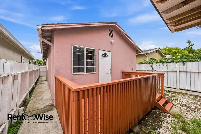 657 Hurlingame Ave — Photo 30