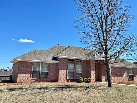 3rd image of 1816 Clearbrook Ln