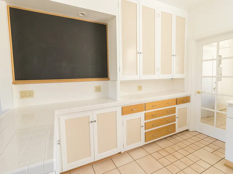 1105 S Cloverdale Ave — Photo 7