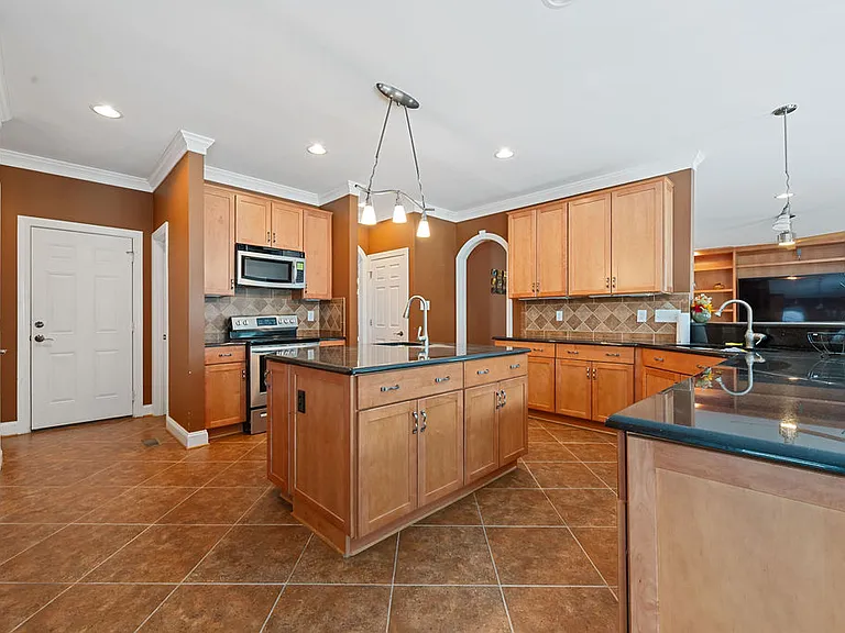 2701 Logan Estates Run — Photo 6