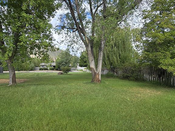 4th image of 1200 Baldy View Dr
