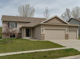 5287 Ridgeway Rd NW, Rochester, MN 55901