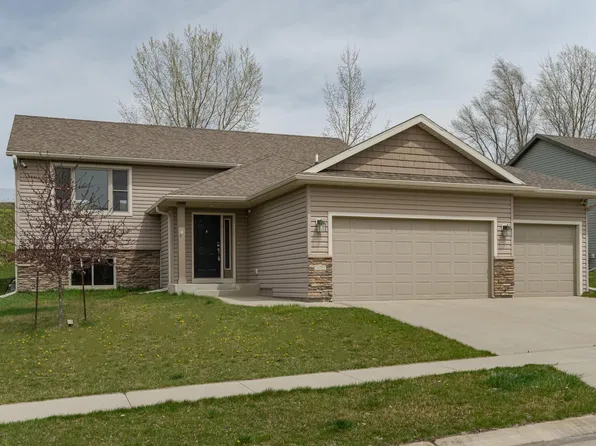 5287 Ridgeway Rd NW, Rochester, MN 55901