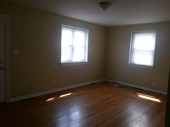 4th image of 552 Westwood Blvd NW