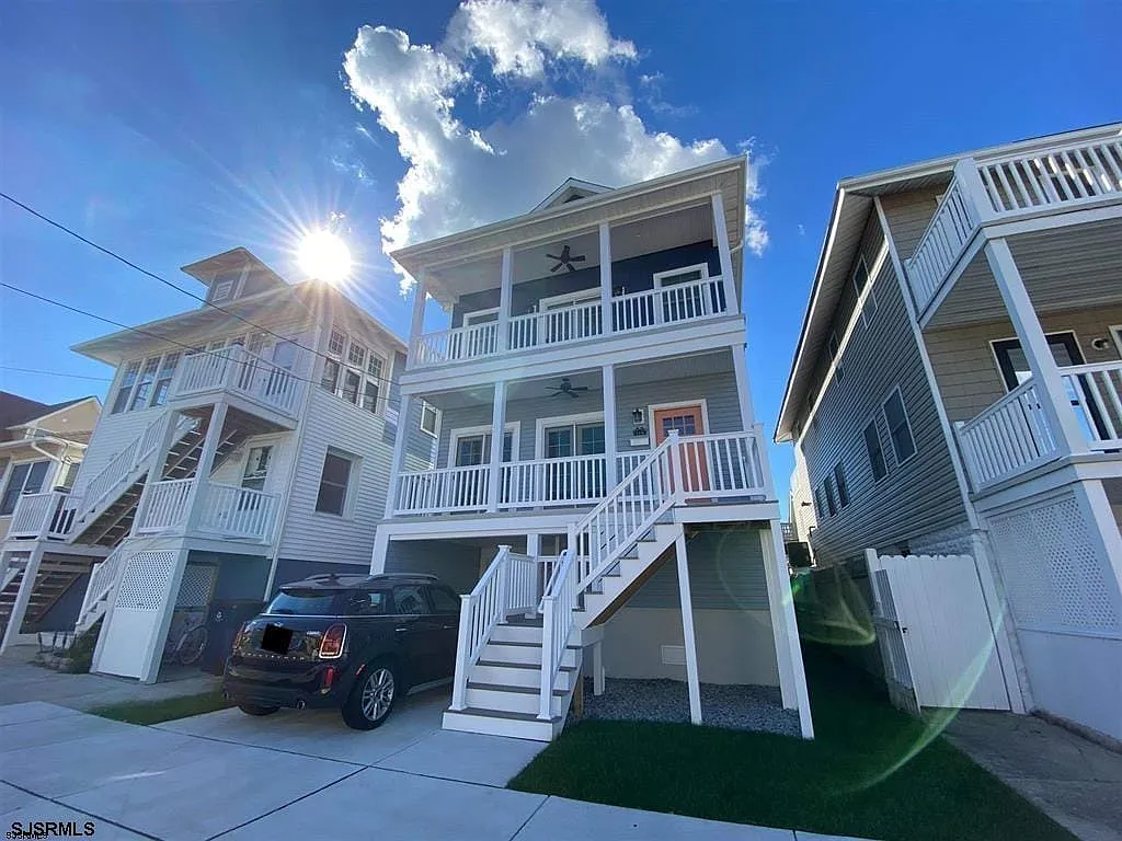 3 bed, 2.5 bath, $3,000 — Photo 1
