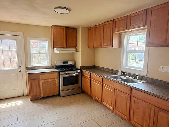 2nd image of 1106 N West Street