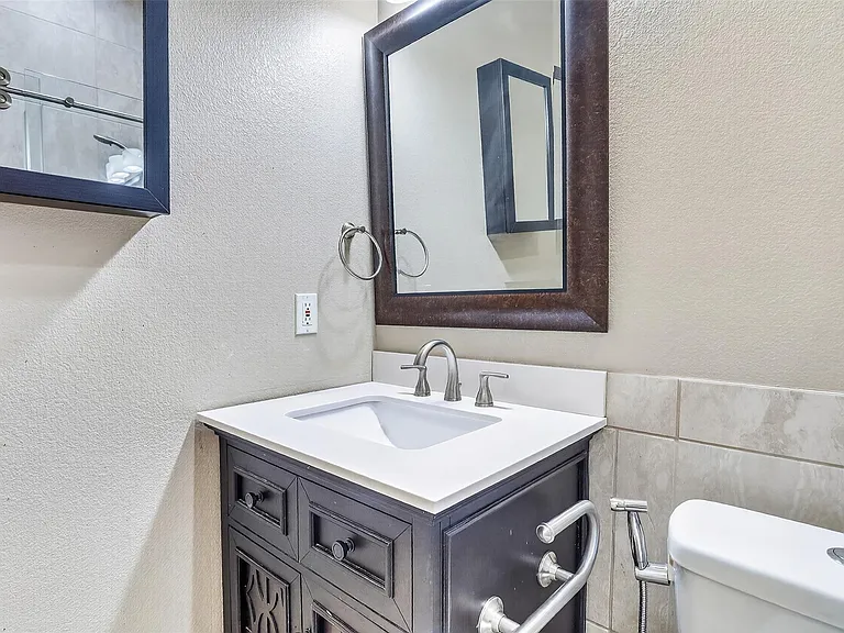 15136 Thatcher Dr — Photo 26