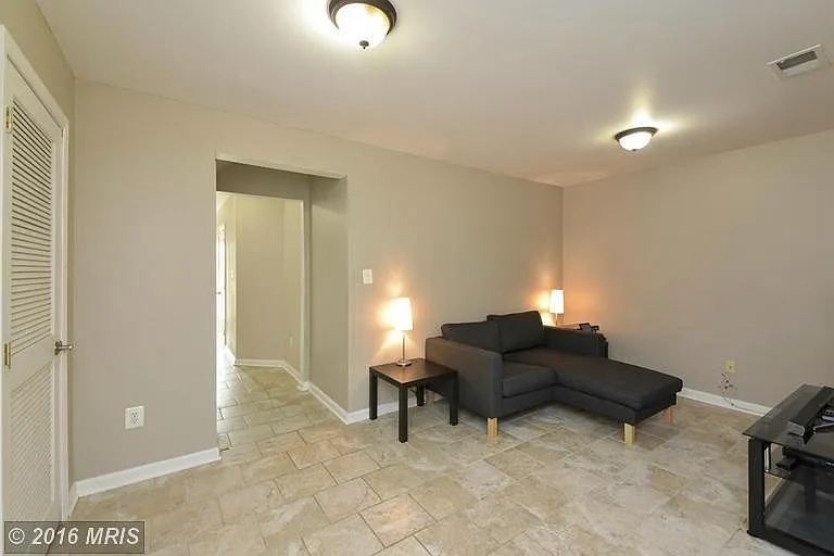 43178 Lawnsberry Sq — Photo 11