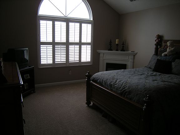Master Bedroom w/ fireplace