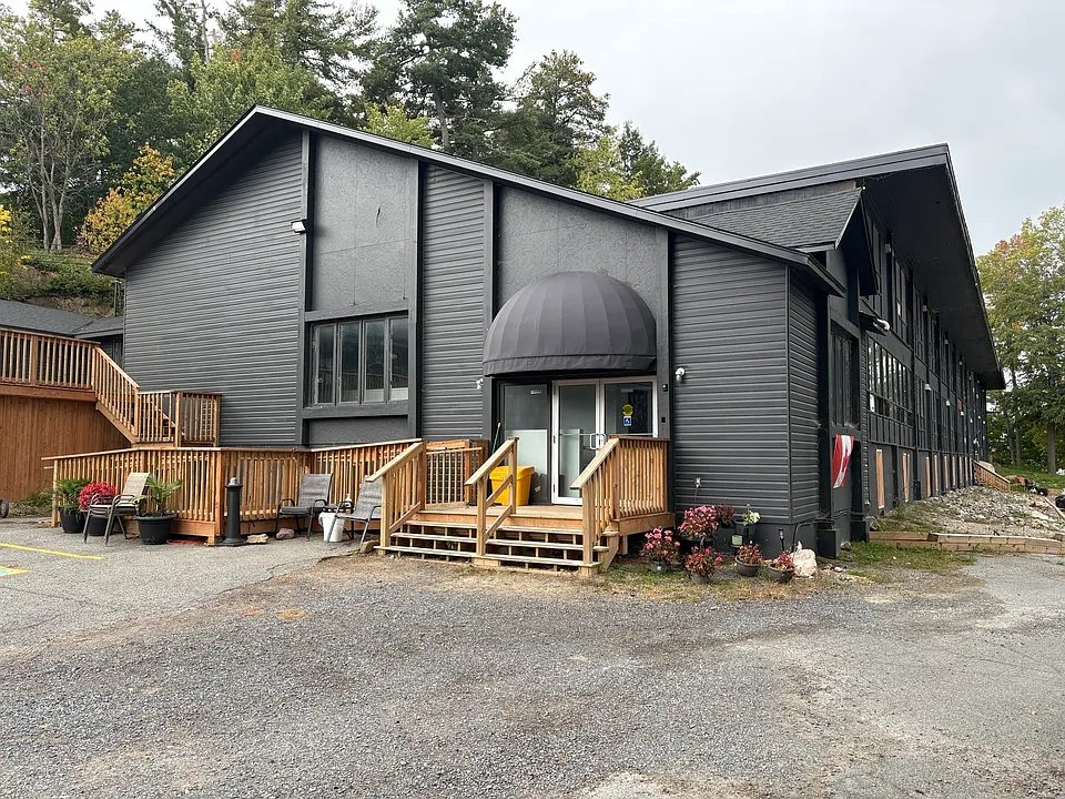 37 Skydeck Rd