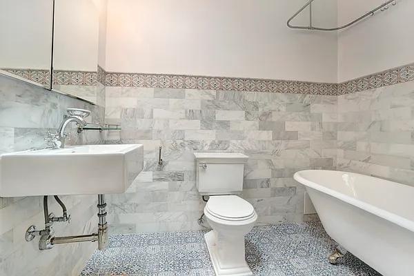 Rented by Compass | media 7