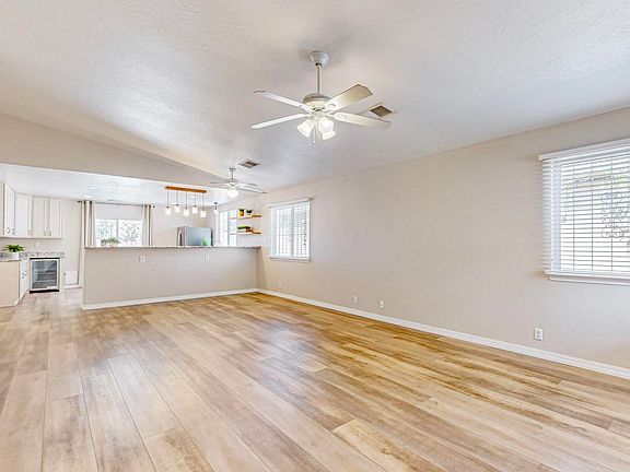 5th image of 8311 Santa Clarita St NE