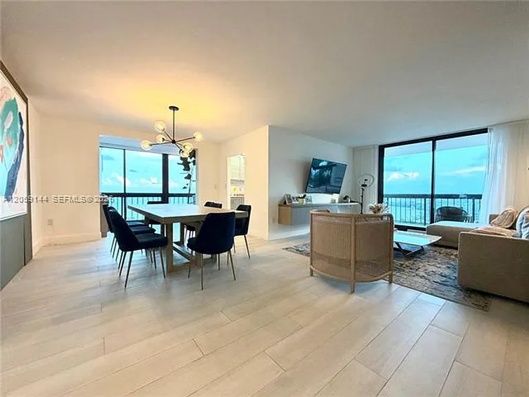 2333 Brickell Ave #CU-2512 — Photo 3