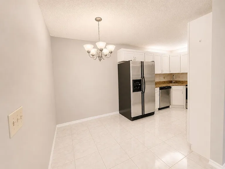 1995 SW Silver Pine Way #119-D1 — Photo 5