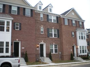 2081 Hunting Creek Ct, Alexandria, VA 22303
