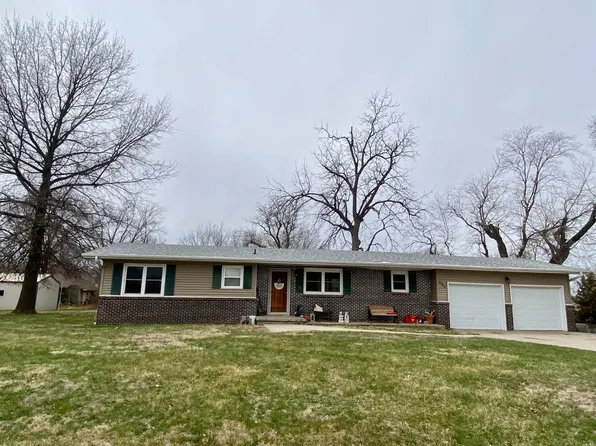 904 N 13th St, Albany, MO 64402