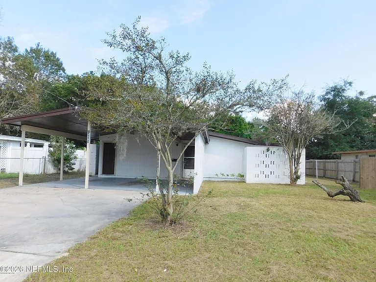 10897 Regency Dr — Photo 1