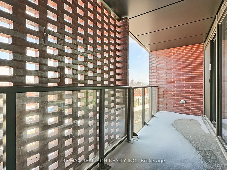 2625 Dundas St W #611 — Photo 16