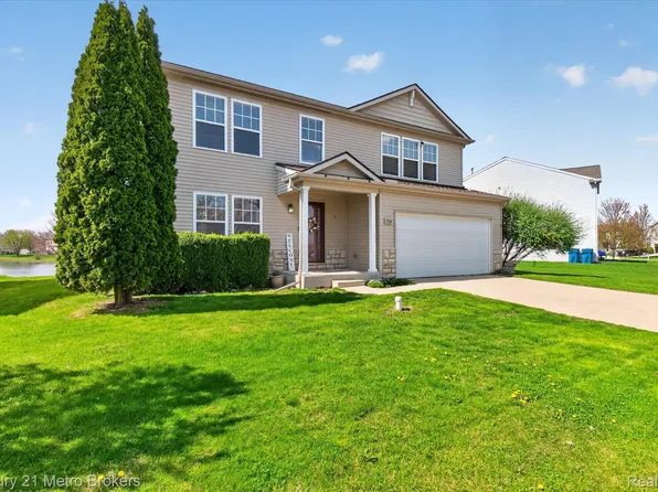 3324 Pine Run Dr, Swartz Creek, MI 48473