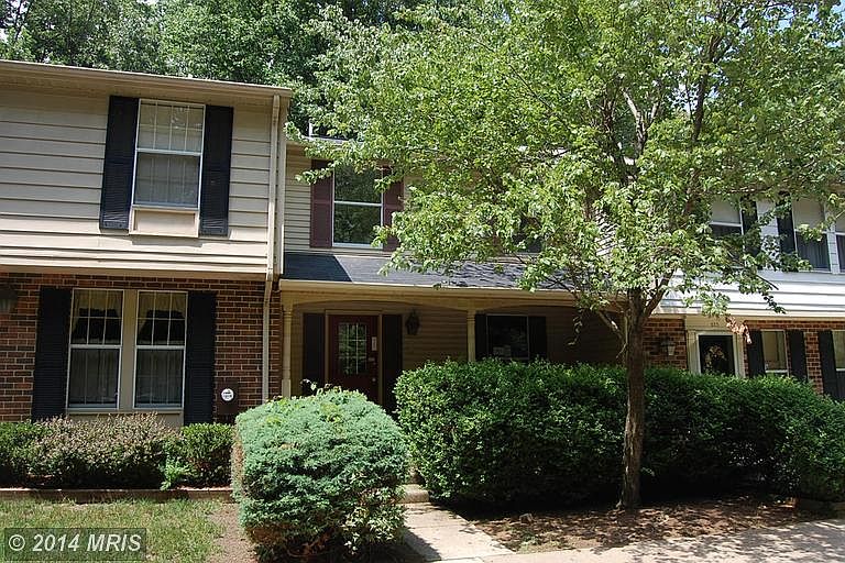 1st image of 523 Oakmont Ct