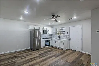1 bed, $800 — Photo 1