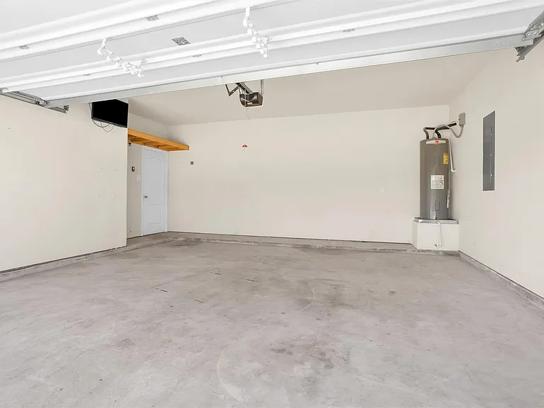 223 Shoreview Dr — Photo 33