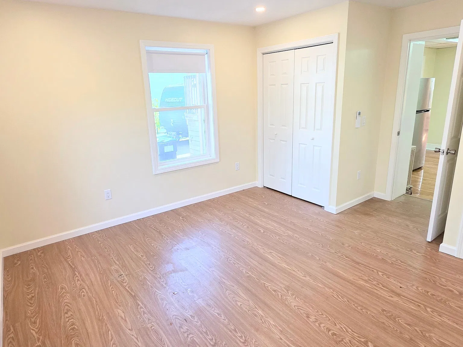 2 BR with LARGE newly renovated bedrooms, A/C, heat pump, parking, and storage! — Photo 2