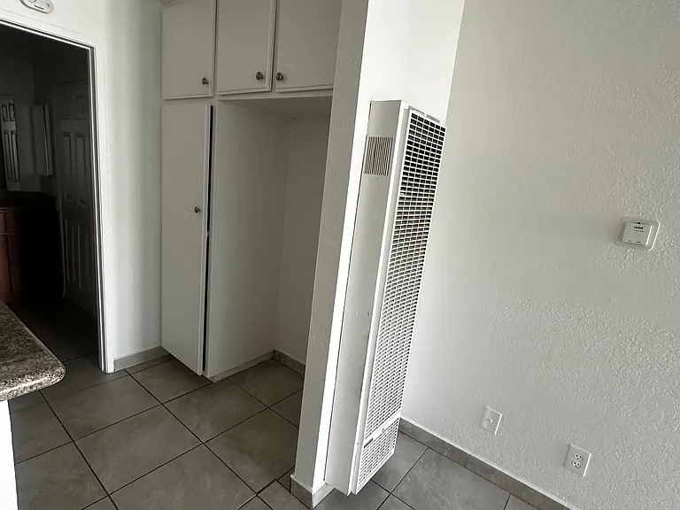 15527 Parthenia St #1 — Photo 5