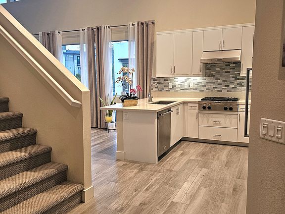 2nd image of 8536 Aspect Dr