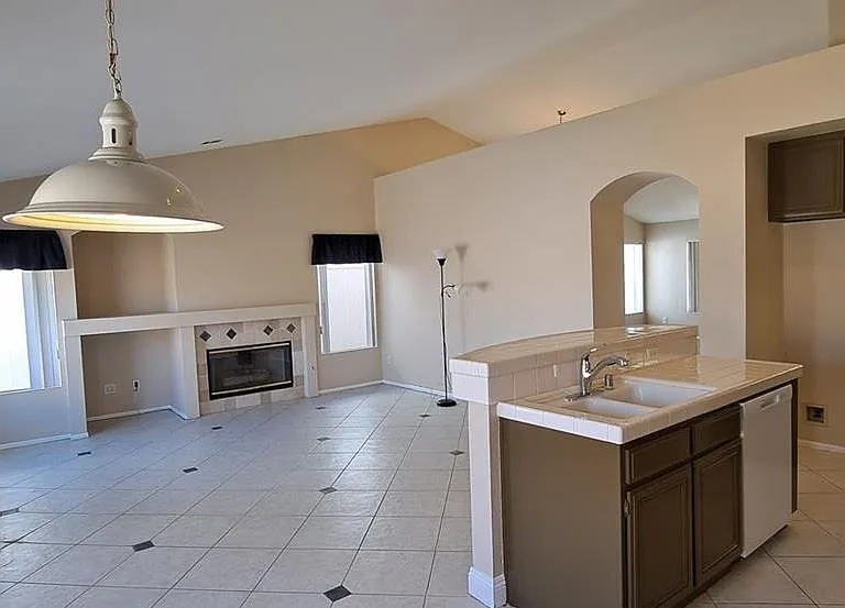 832 Homestead Rd — Photo 8