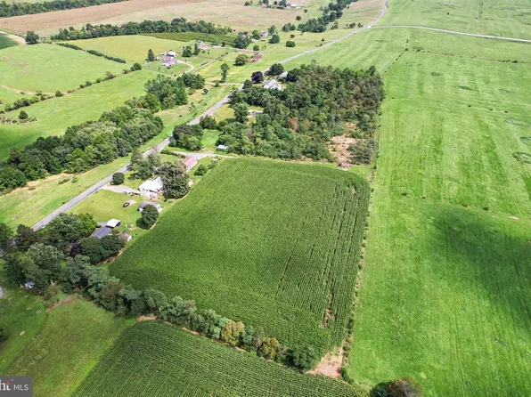 1482 Center Rd, Newville, PA 17241