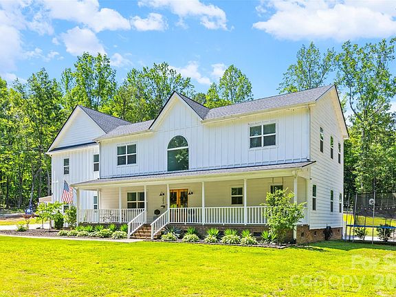 3rd image of 253 Dogwood Acres Rd