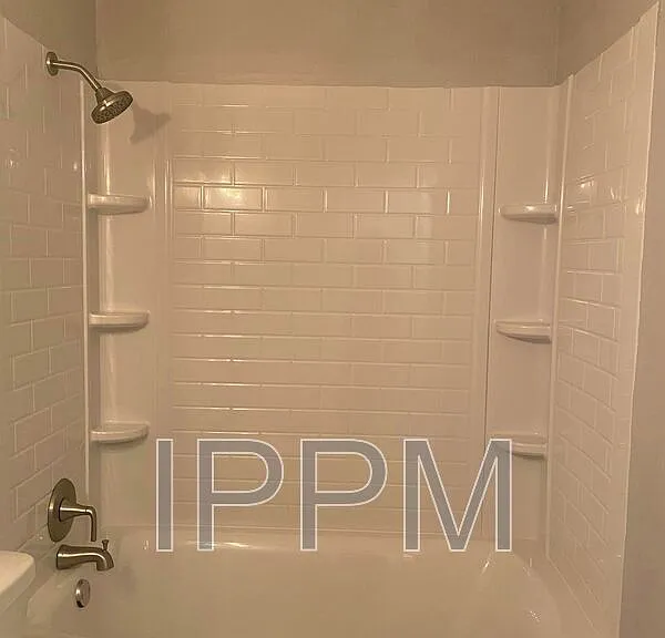 910 E Adams Ave — Photo 6