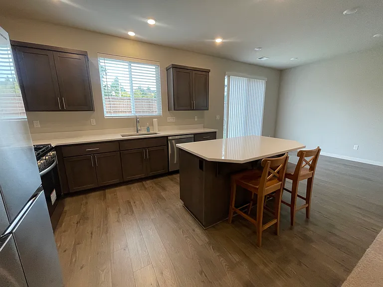8775 SW Mohegan Ln — Photo 10