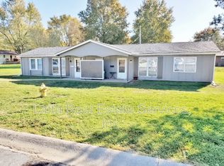 611 NW Little Ave #B, Lees Summit, MO 64063