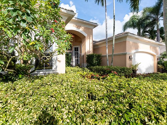 2nd image of 333 Vizcaya Dr