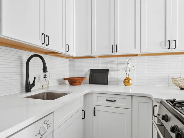 212 East 77th Street image 3 of 7