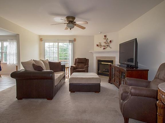 2nd image of 4 Tamarack Ct