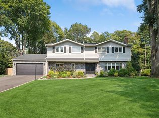 38 Cardinal Rd, Manhasset, NY 11030