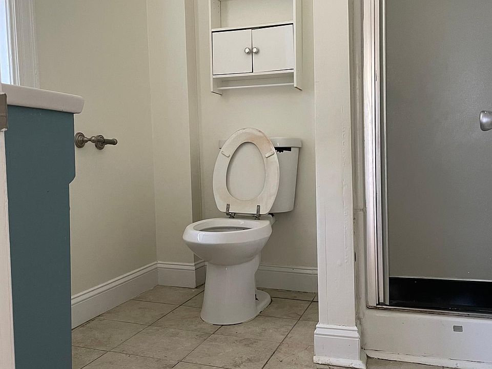 2nd image of 668 Harvard St APT 2