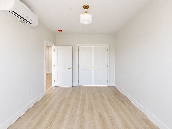 5th image of 952 Bedford Ave #5D