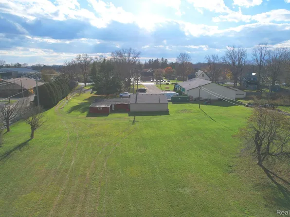 67662 S Main St, Richmond, MI 48062