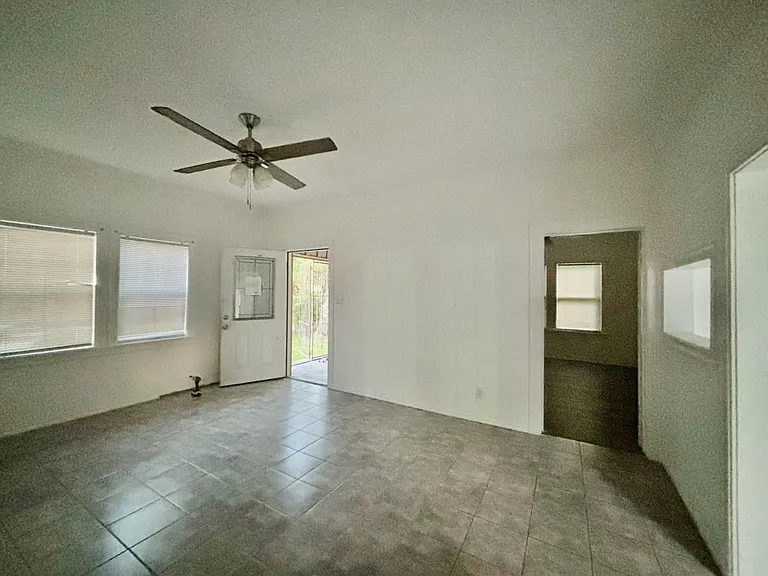 6124 Goforth St — Photo 3