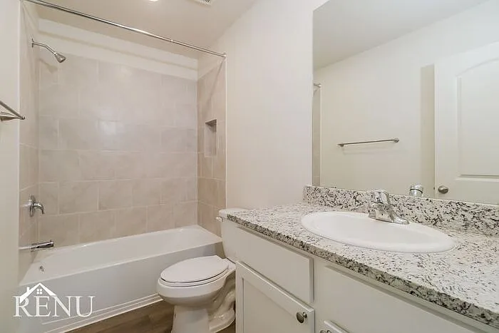 220 Crescent Park Dr — Photo 16